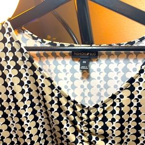 fashionable & dressy Fashion Bug 2X shirt 92% polyester 8% spandex {easy care}